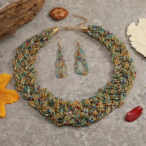 Green multi necklace - Picture 2 of 3